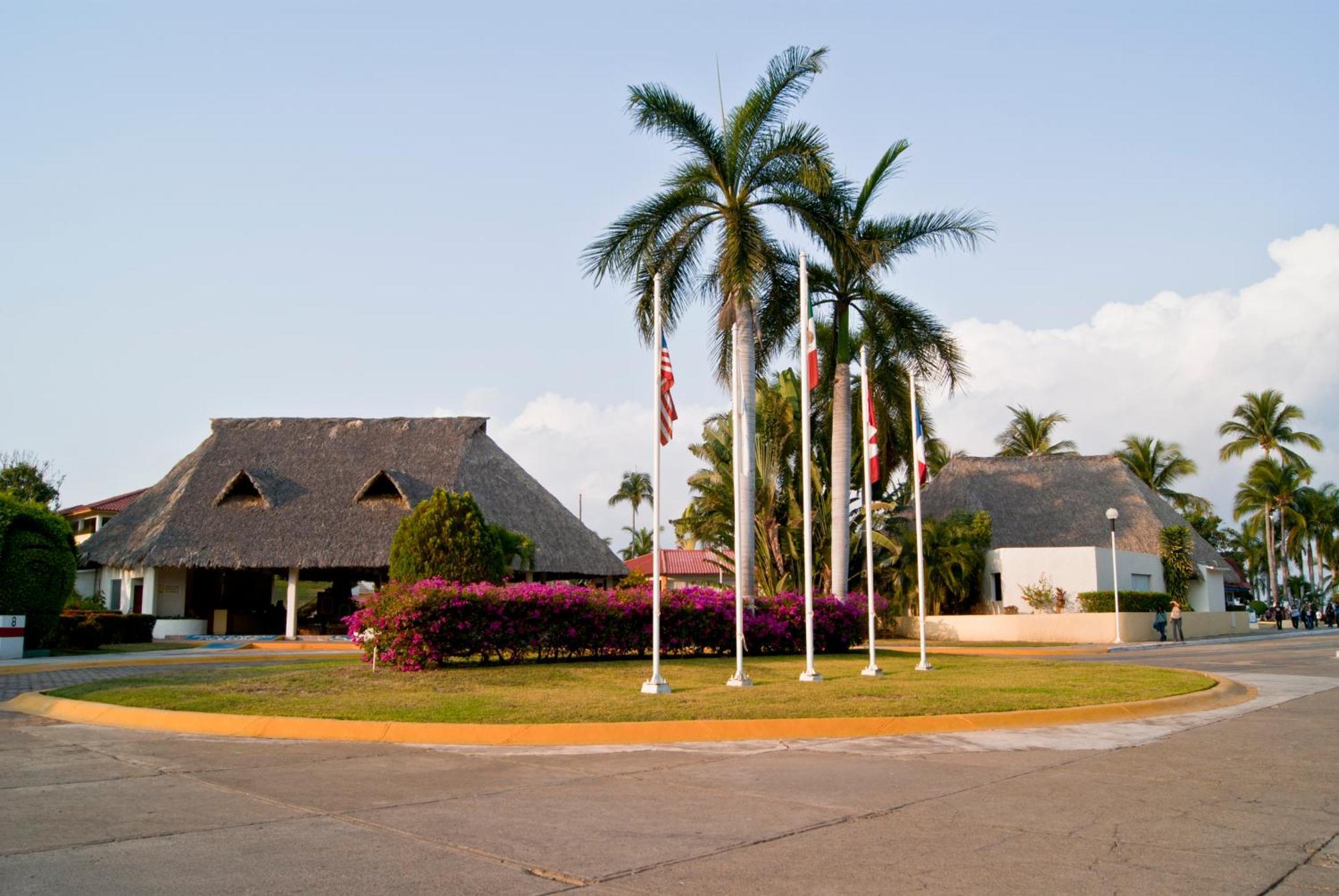 Qualton Club Ixtapa All Inclusive Exteriér fotografie